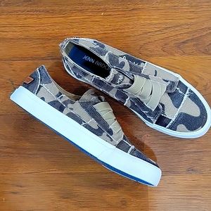 Jenn Ardor Camo Camvas slip on low top sneakers elastic no laces size 8.…New